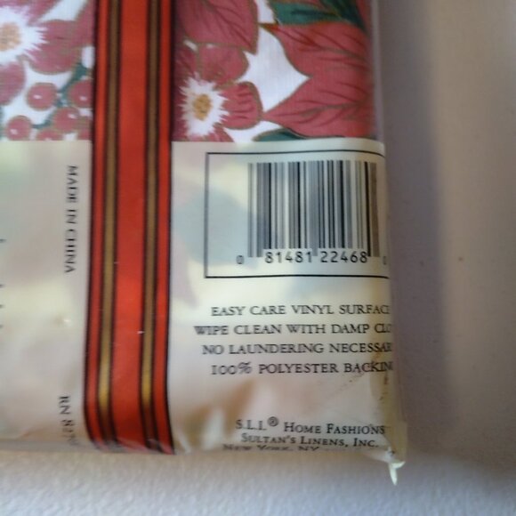 POINSETTIA CHRISTMAS 52 X 90 VINYL TABLECLOTH "SULTAN'S LINENS" VINTAGE NEW - Picture 5 of 7